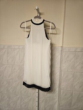 WHITE HOUSE BLACK MARKET DRESS